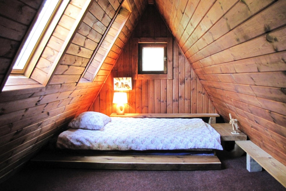 Great Holiday Home in the Middle of Nature and Right on the Lake, Natac Wielka view 4
