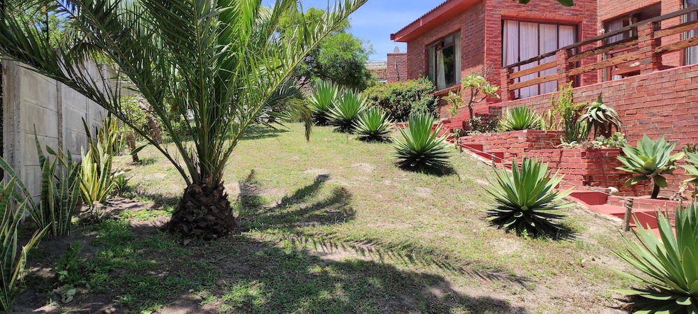 Beachfront Villa Africa Queen Jeffreys view 4
