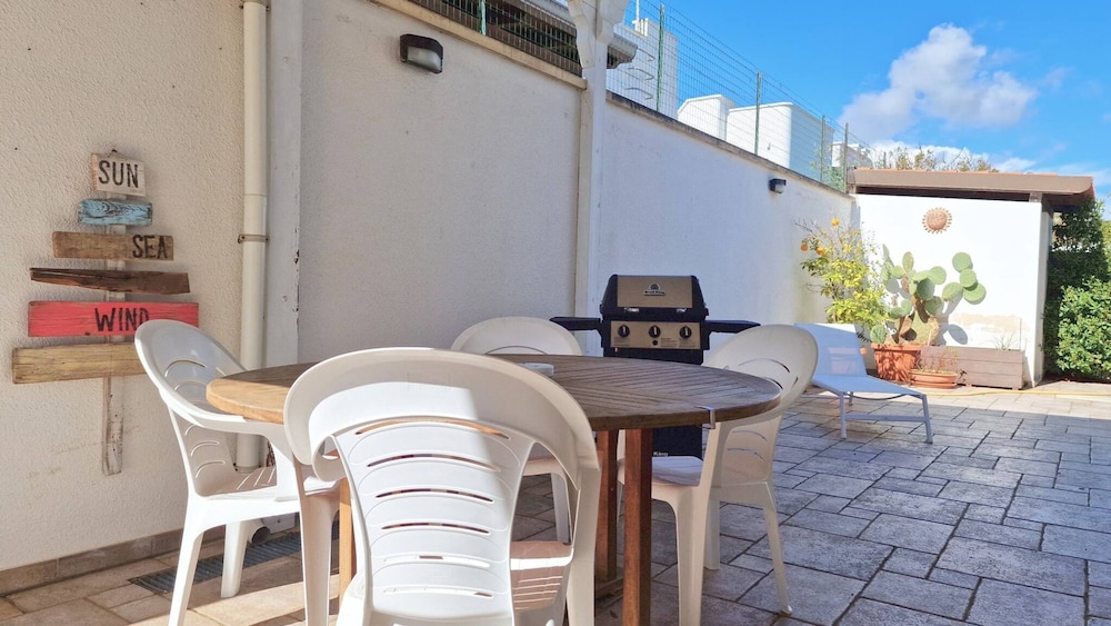Villa Fede - 3 Bedrooms 2 Bathrooms air Conditioning by the sea