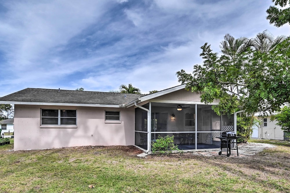 Family-friendly Home ~ 4 Mi to Naples Beach & Pier