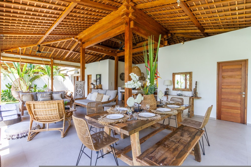 Villa Namu by Alfred in Bali - Family 5 BD Dream in Seminyak Oberoi Beach