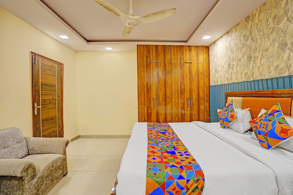 Fabhotel Angel Pink Residency