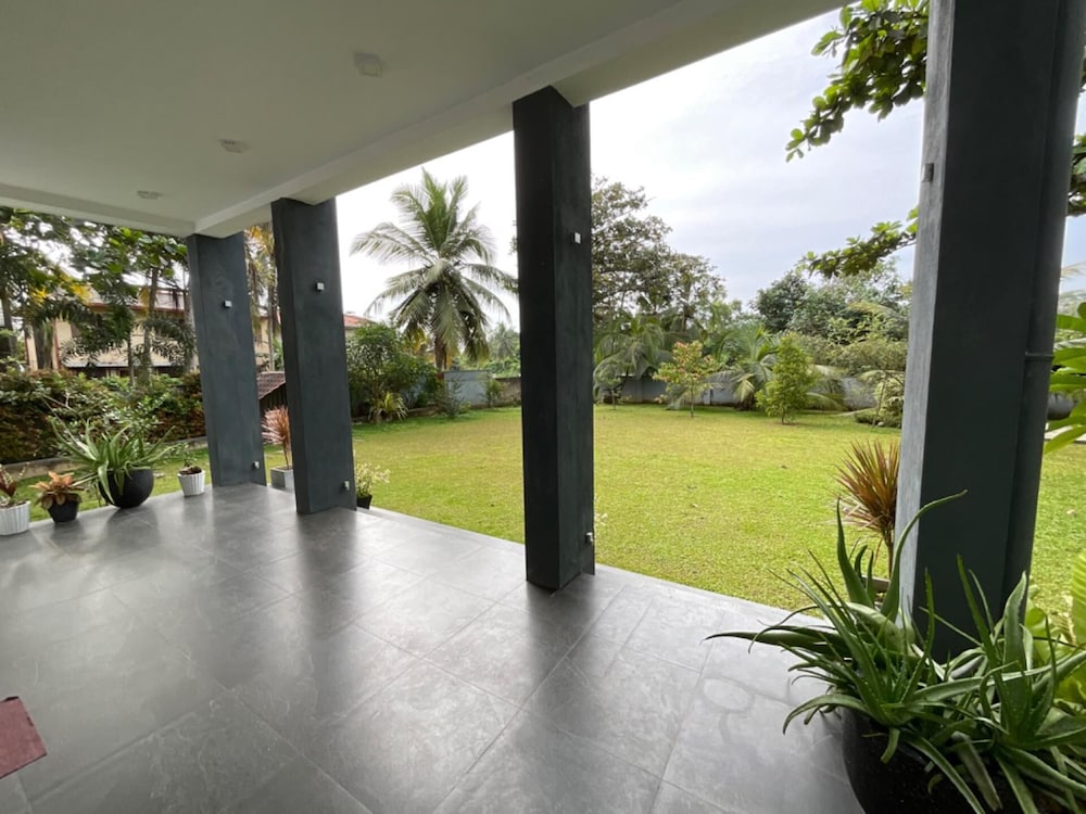 Spacious Stand-alone 2-bed Villa in Galle view 2