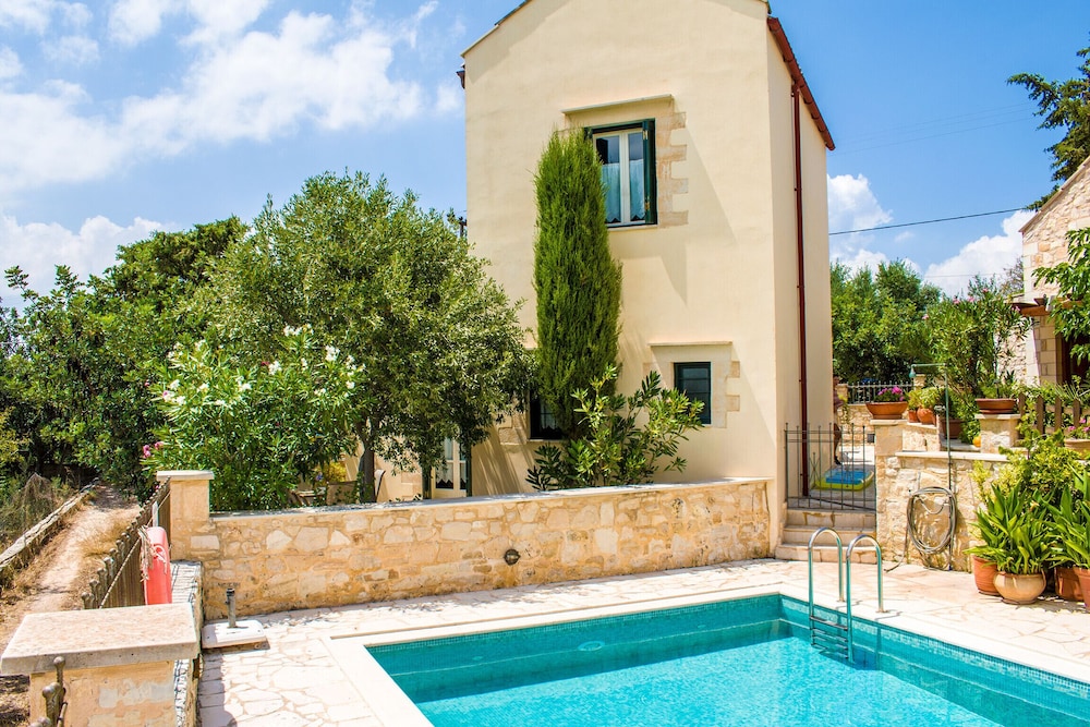Helianthos Villas