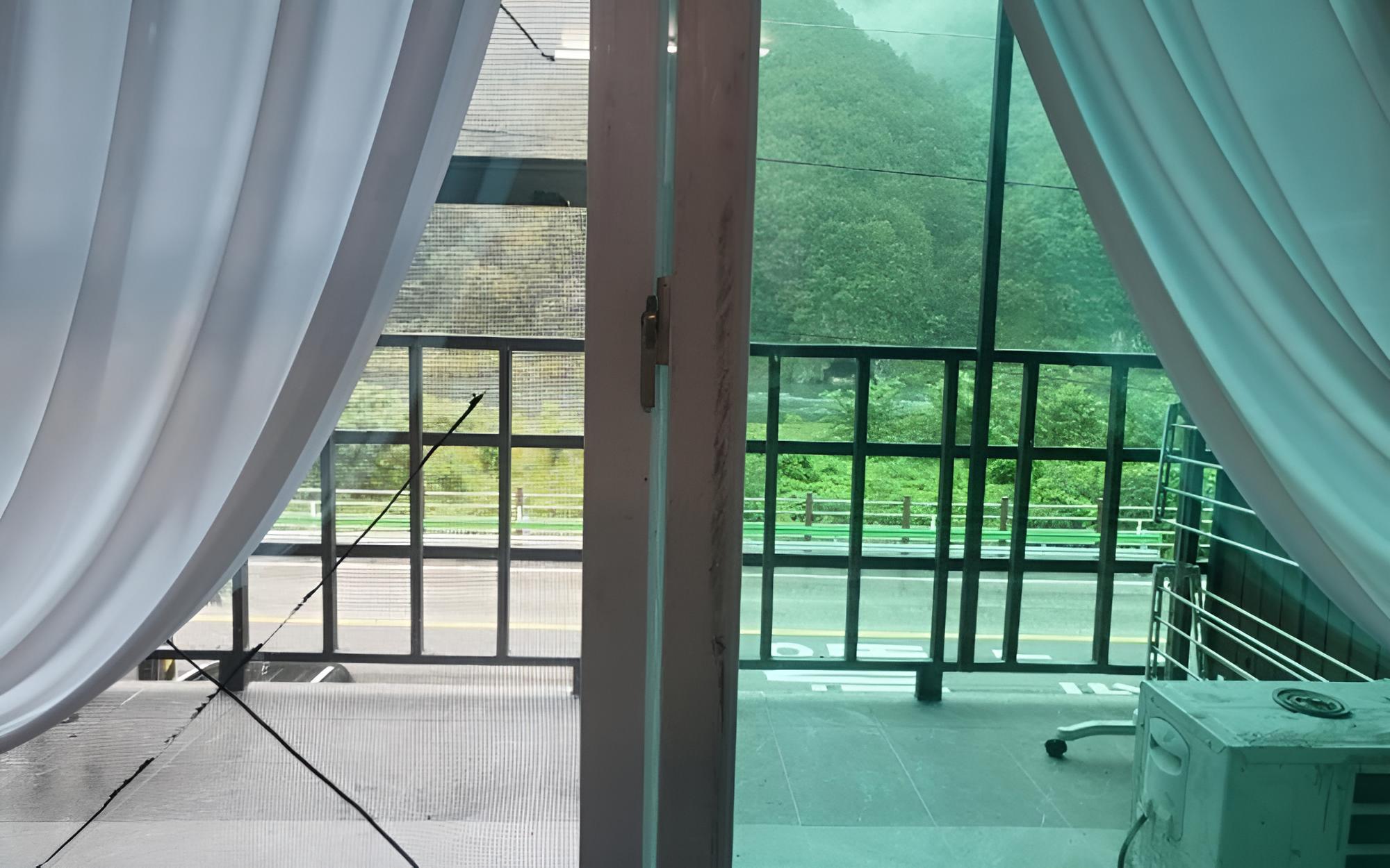 Yeongwol Donggang Close Pension