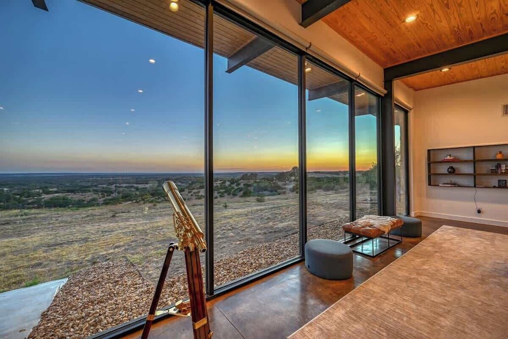 A Thousand Stars: Pool+hot Tub, Views