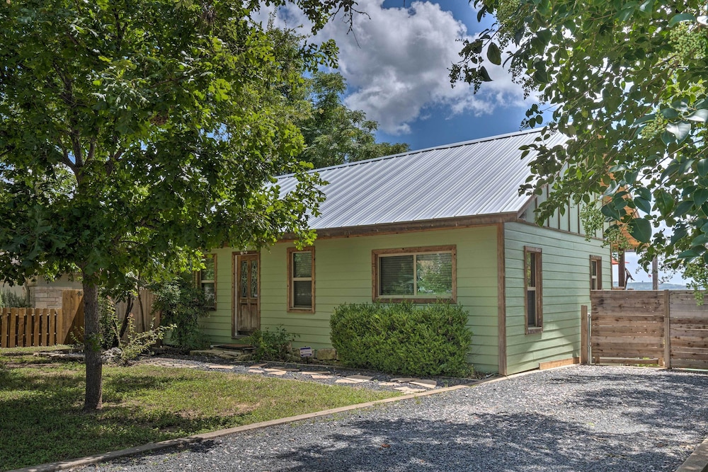 Pet-friendly Austin Home w/ Deck, Yard, & Views! view 3