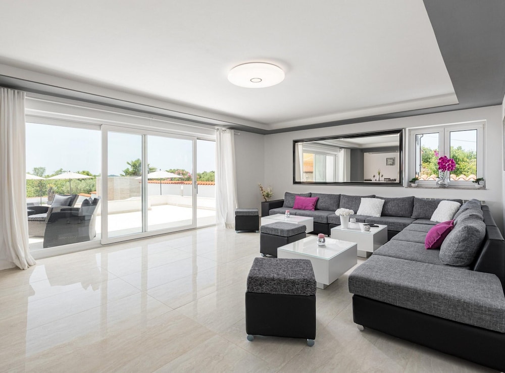 Aesthetic Villa With Private Pool
