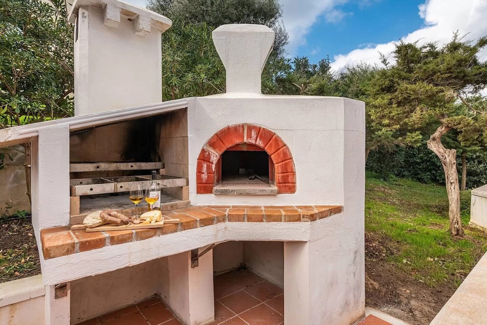 Amazing Detached Villa for 8 Guests Near Stintino