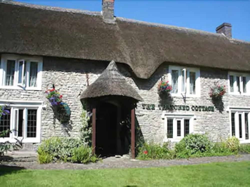 Shepton Mallet Vacations - The Thatched Cottage Inn - Property Image 1