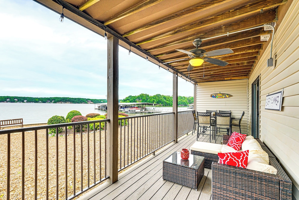 Lakefront Osage Beach Condo: Main Channel View!