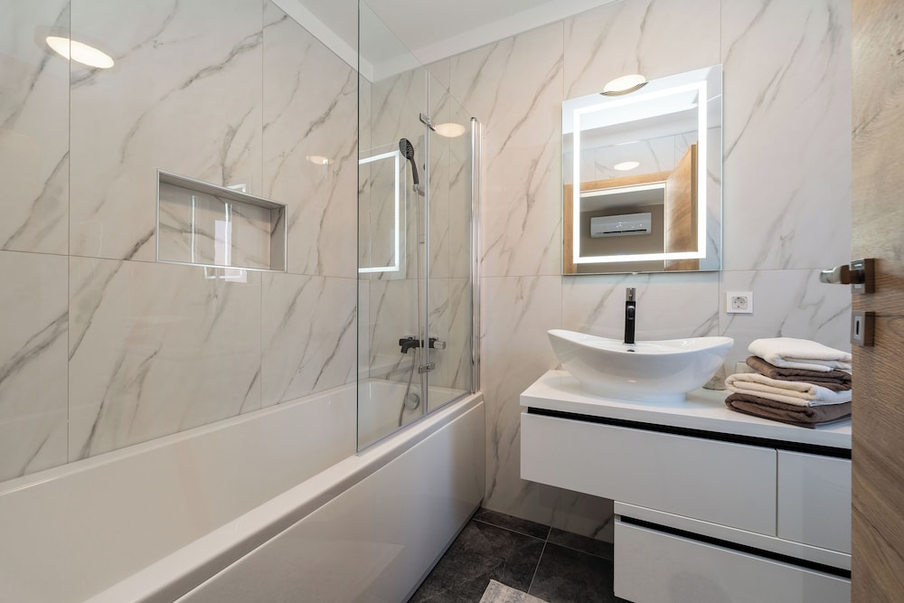 Penthouse Adela