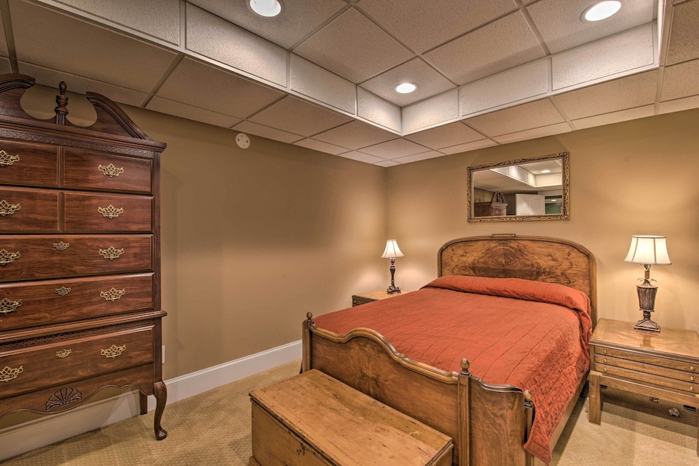 Secluded Acworth Mansion w/ Pool + Game Room!