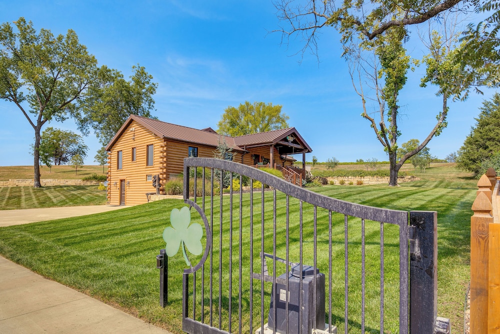 Stay & Sip: Group Ranch at Shamrock Hills Vineyard