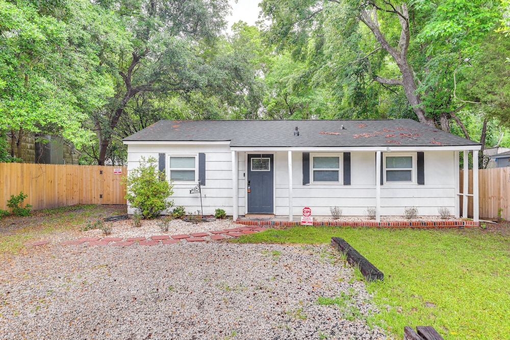 Serene Charleston Home Near Airport: Pets Welcome! view 3