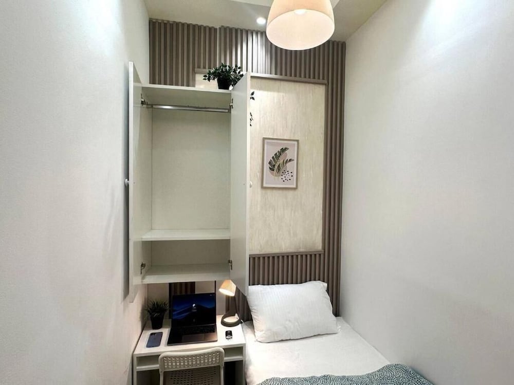 Cozy Partition Room in Tecom Near Metro