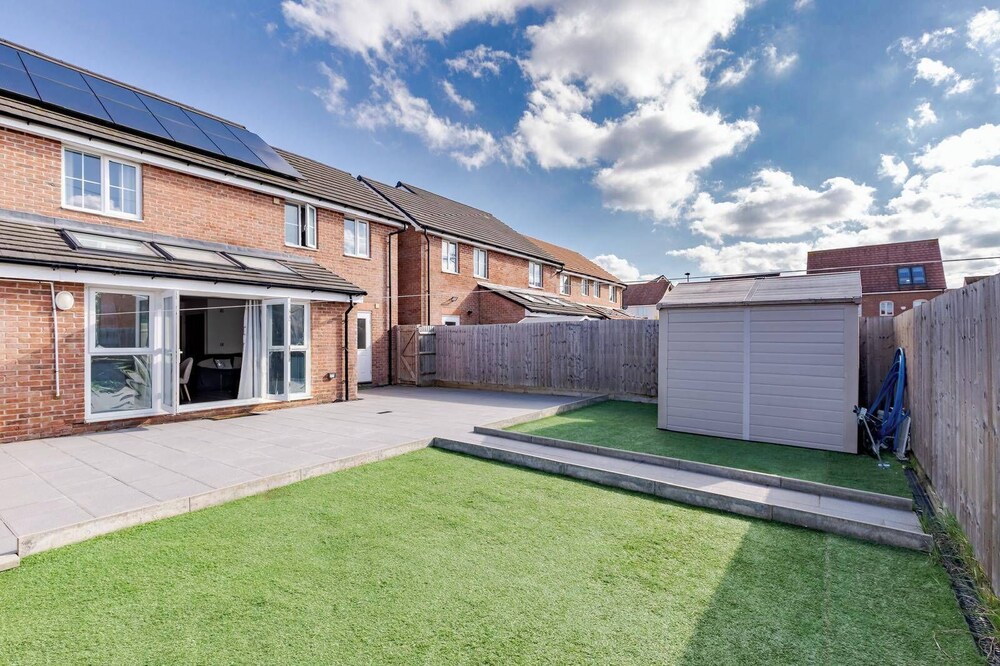 Sunset View-luxury 2-bed House Near Birmingham