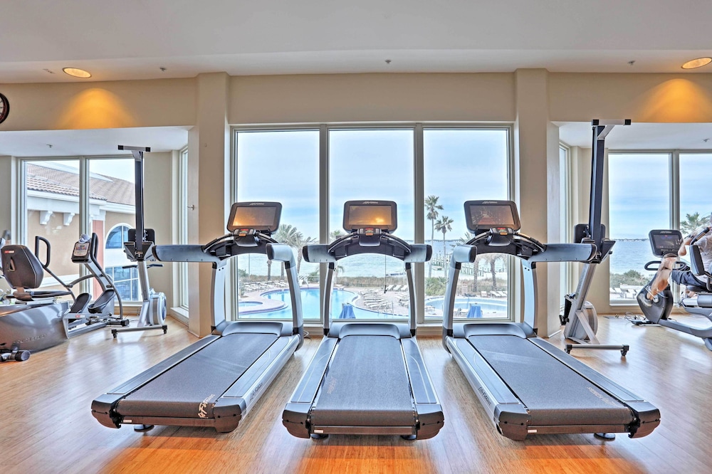 Pensacola Beach Retreat w/ Direct Beach Access!