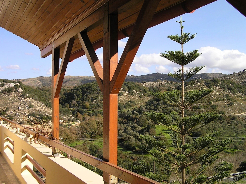 Stratos Villas