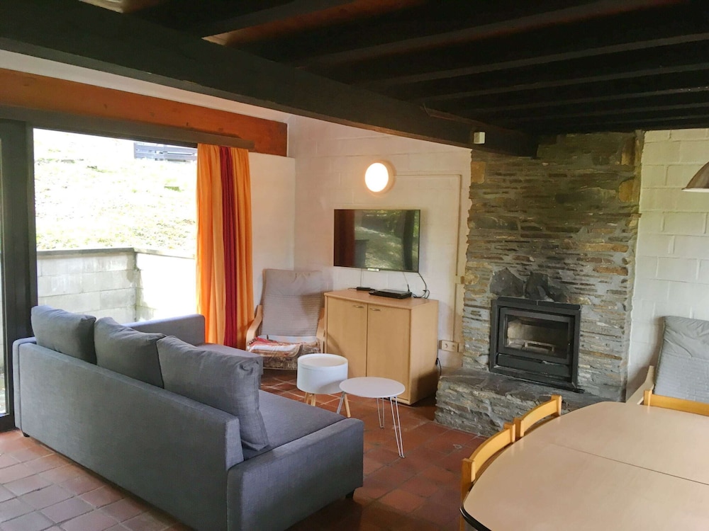 Nicely Furnished Bungalow with Fireplace near Maas view 5