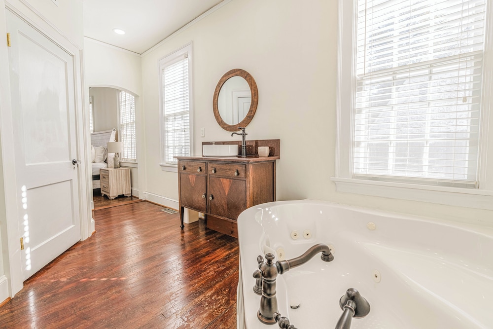Cozy Martin House in Columbus - 3BR