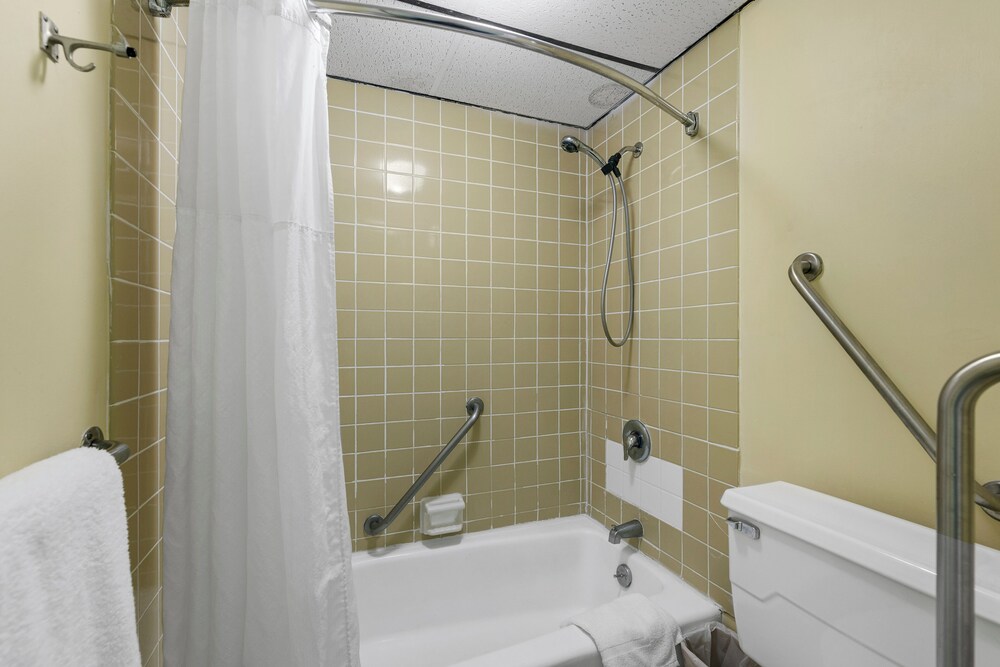 Relax Inn - Property Image 9