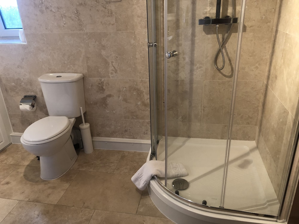 Horley Vacations - Gatwick Inn Hotel - Property Image 8