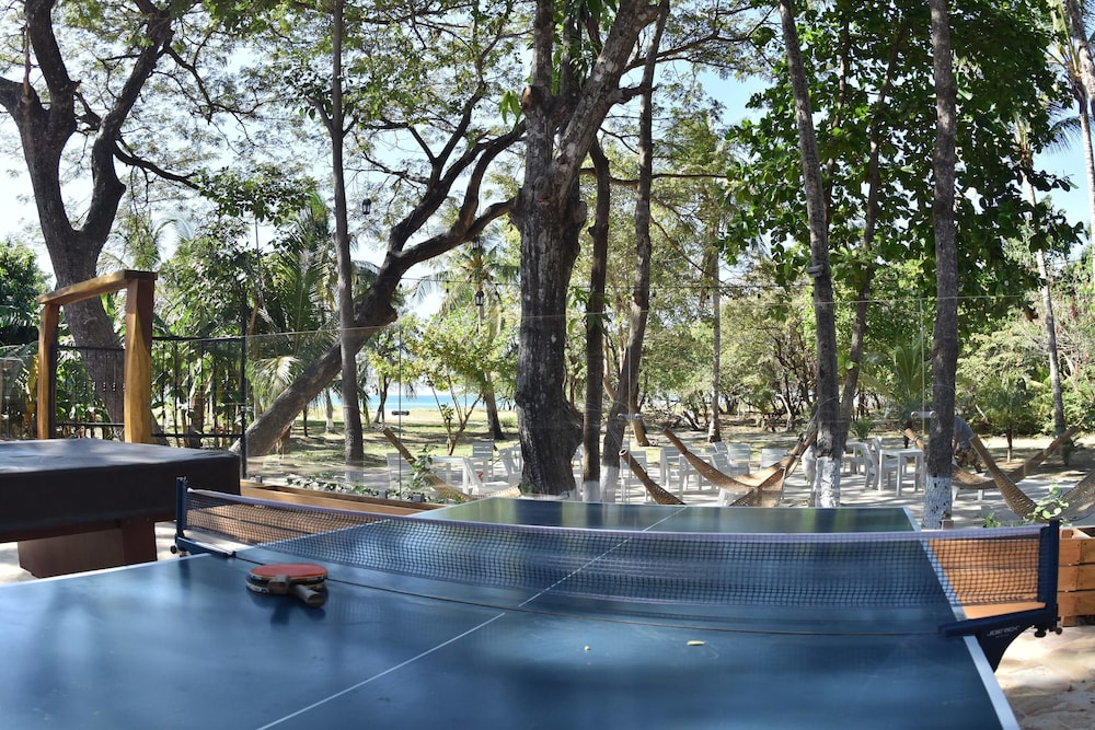 Casa Aura Beachfront Premium Hostel