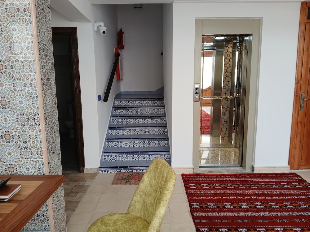 Al Bouhaira Abyad Art & Golf