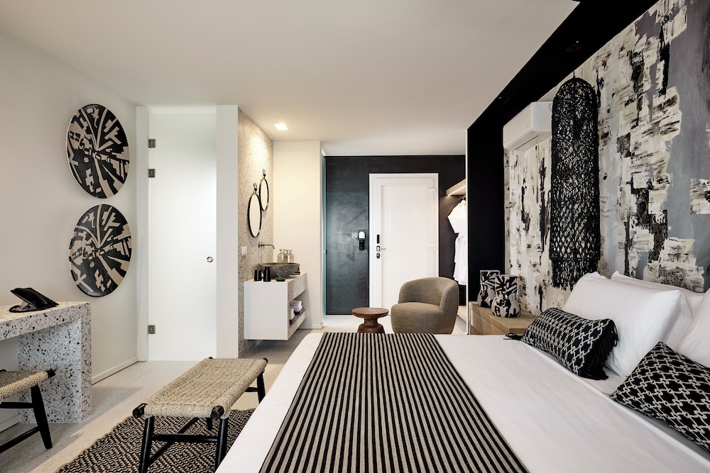 Artemis Seaside Resort
