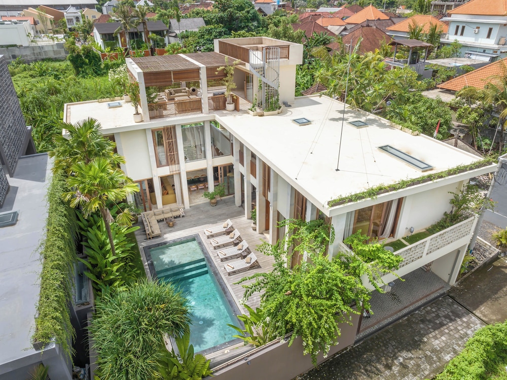 Ayala Saya - Image 1