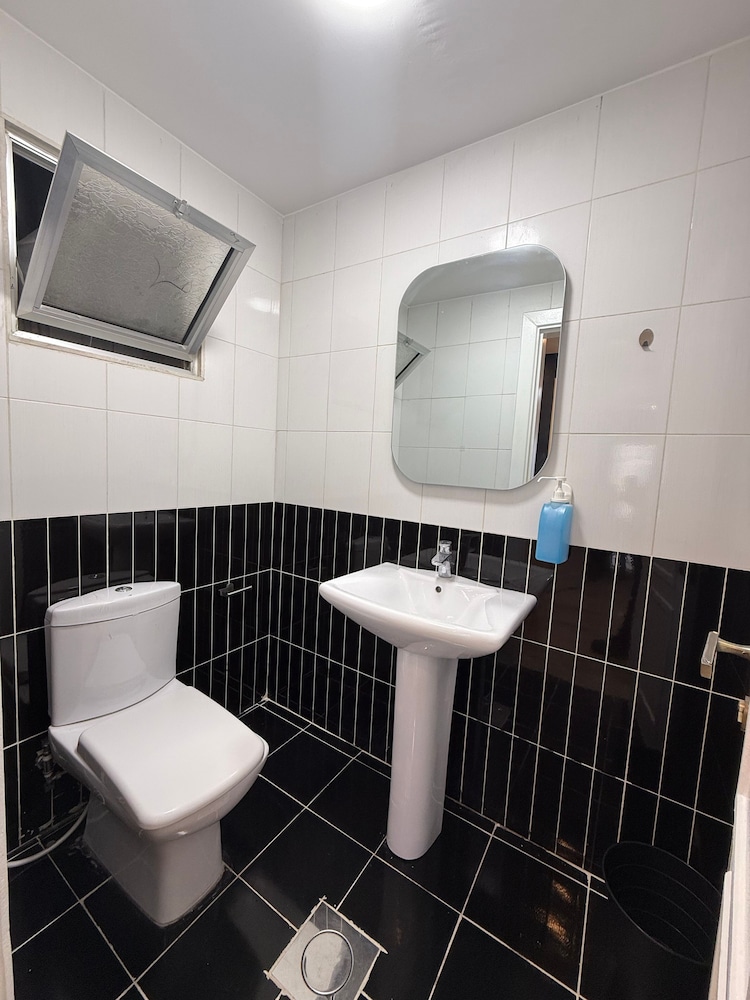 3bedroom Aprt of 200sqm Near Movenpick Hotel Amman