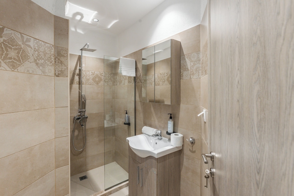 Noima Luxury Suites