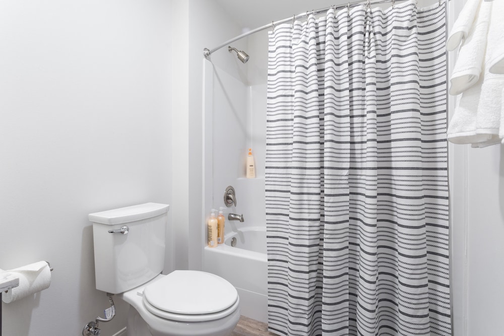 Domicile Suites at Cove