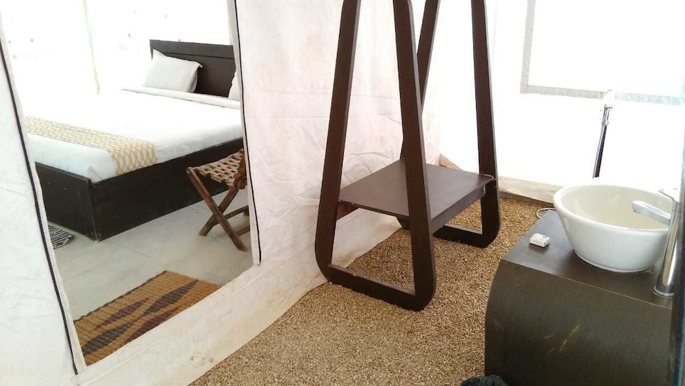 Savi Camps