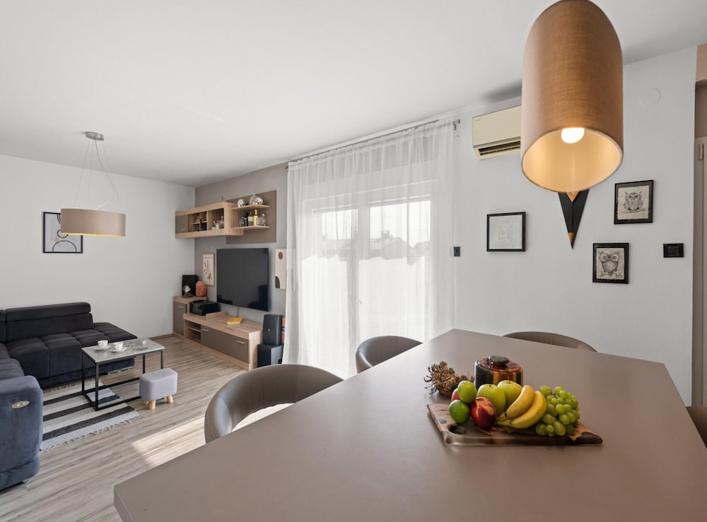 Premium Apartment With Patio