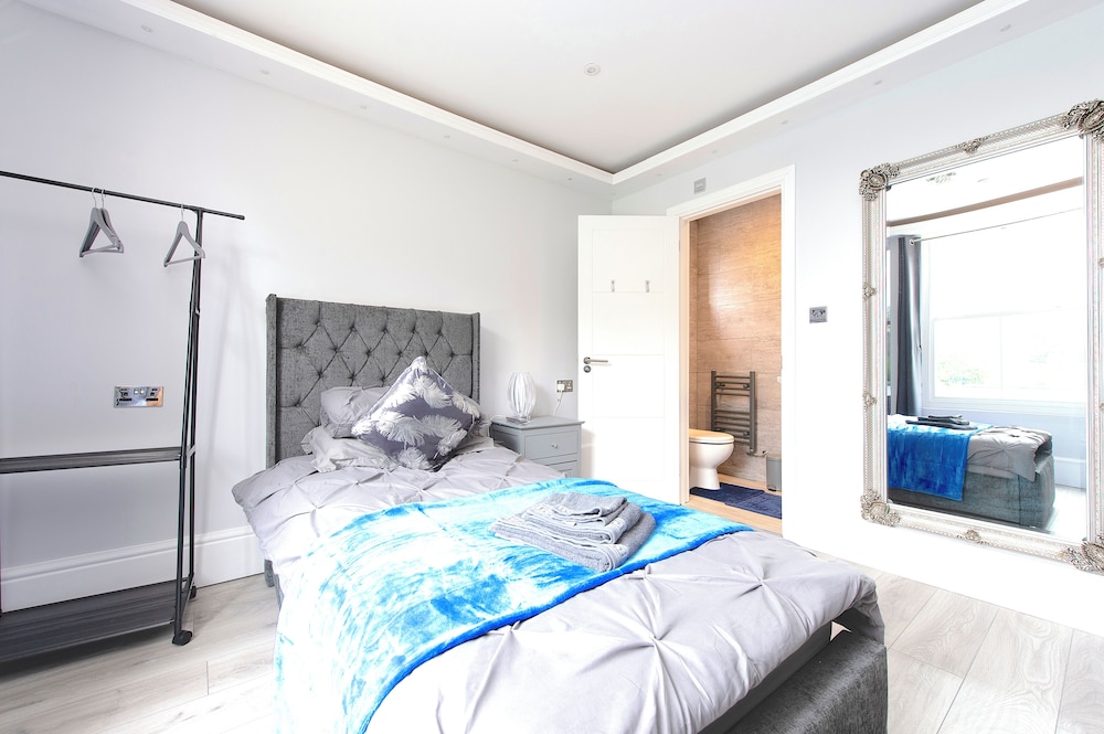 The Pond House - Ensuite Rooms