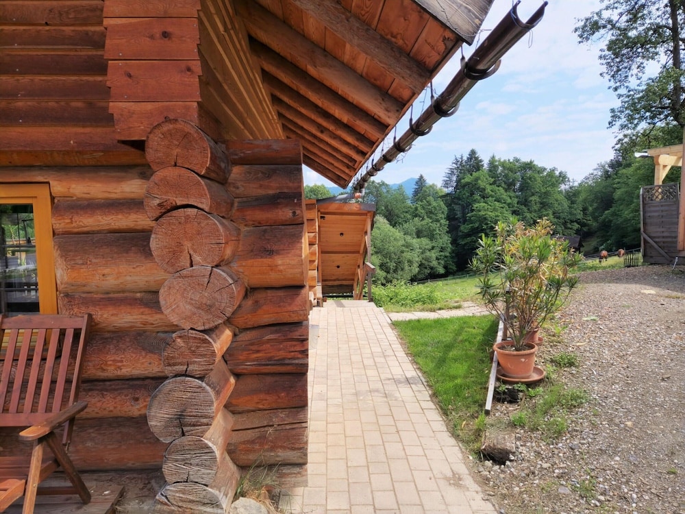 Nice Chalet in Klagenfurt With hot tub