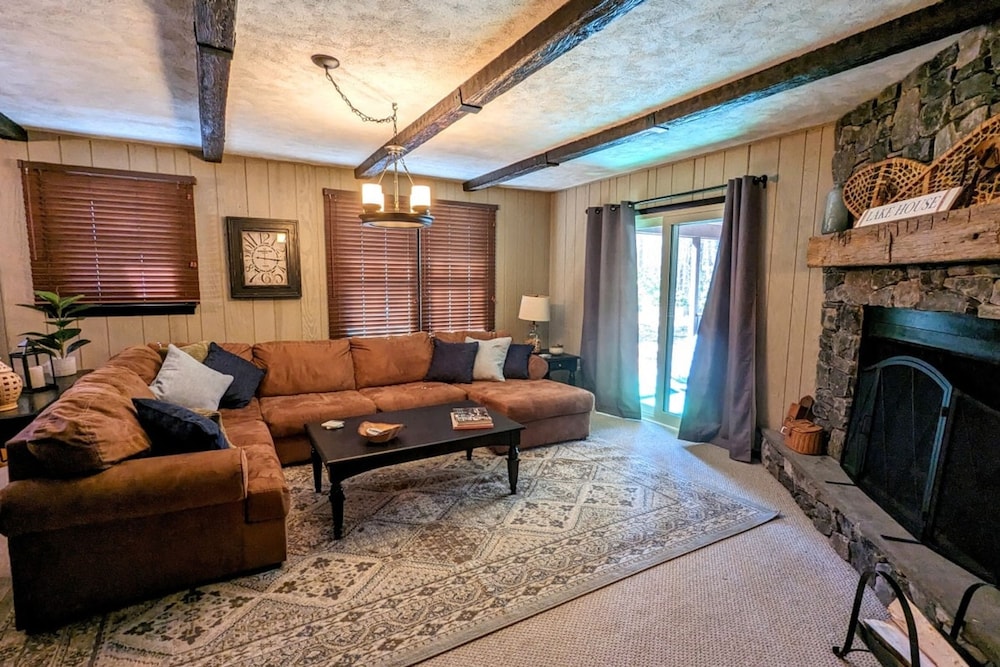 Double Diamond Lodge by Avantstay Group Escape w Firepit Patio Activities