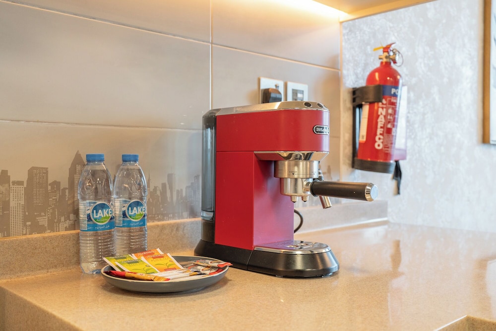 Heaven Crest Vacation Homes - Balcony with City View 1BHK in JLT Dubai Close to Metro & Marina