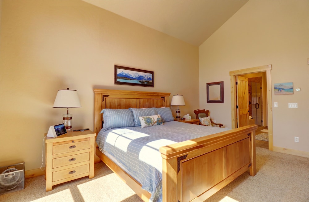 Angler Mountain Ranch 313 3 Bedroom Townhouse by RedAwning view 3