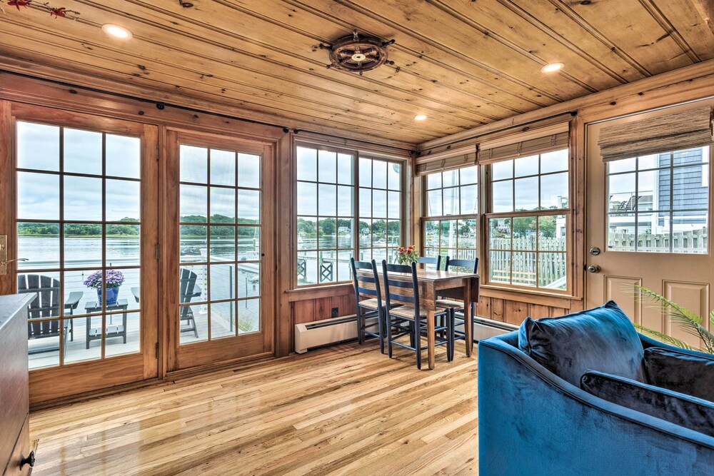 Charming Bristol Cottage w/ Private Beach! view 2