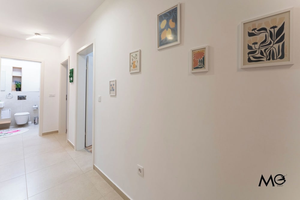 MoHost Sabina - Luxury with Balcony