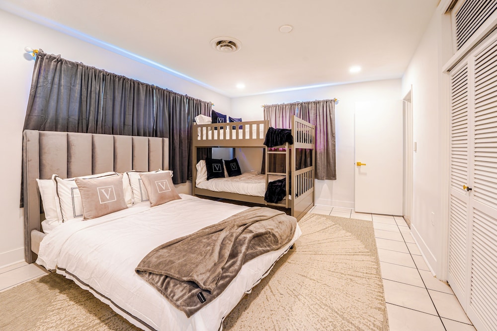 Villa Velvet