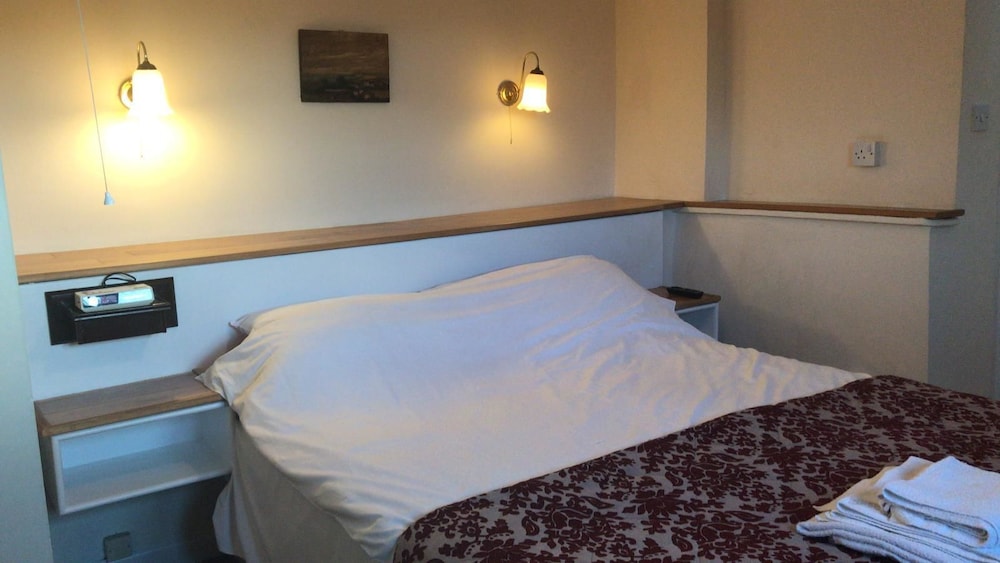 The Pecking Mill Inn view 4