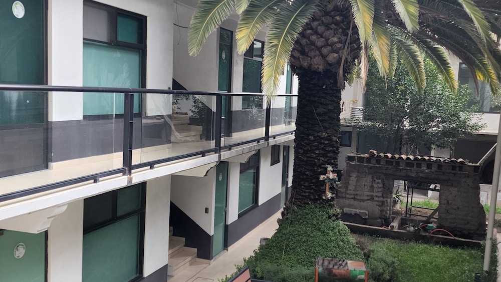 Hotel La Palma Co-living - Image 1