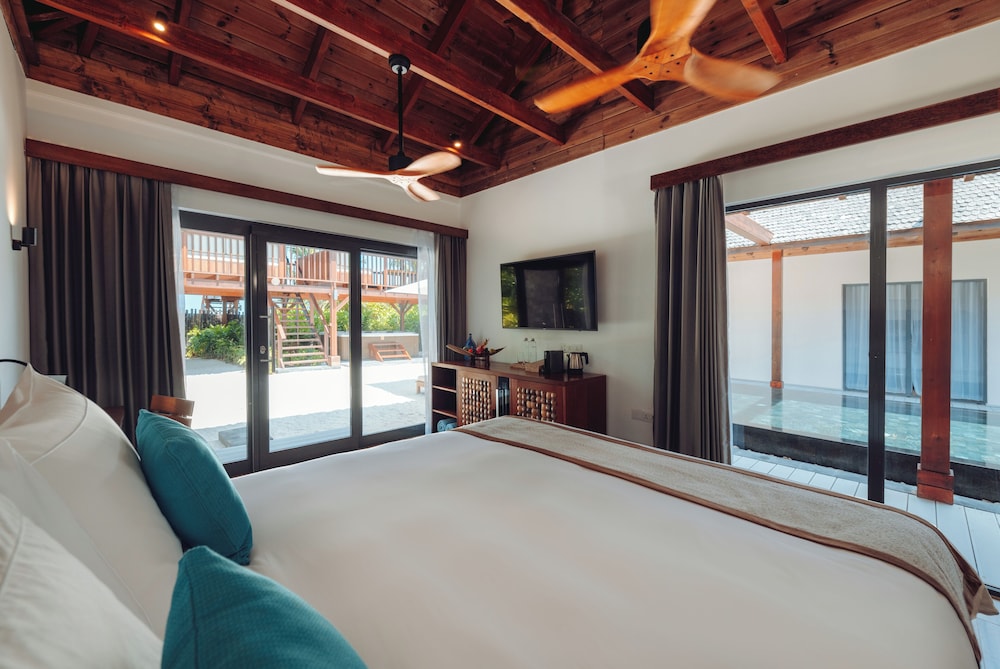 Kuredhivaru Resort & Spa Maldives by Accor