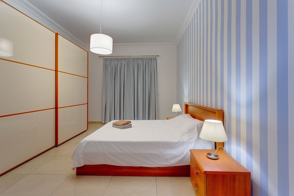 Superb Apartment IN Fort Cambridge With Pool view 5