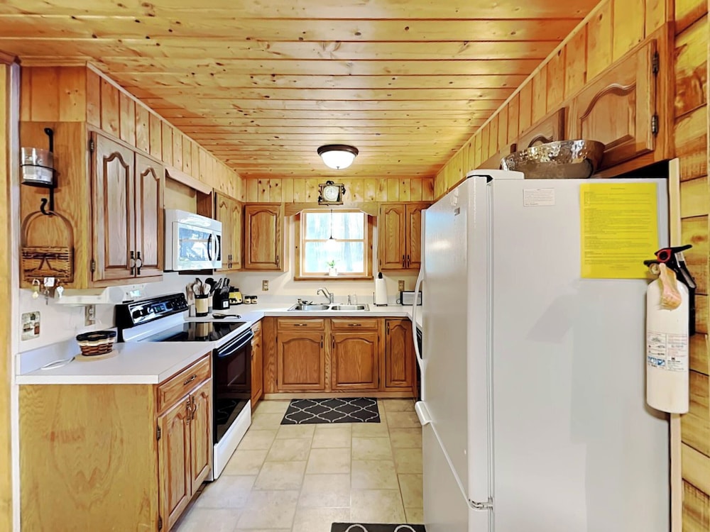 Cozy Cabin by Taylor Made Deep Creek