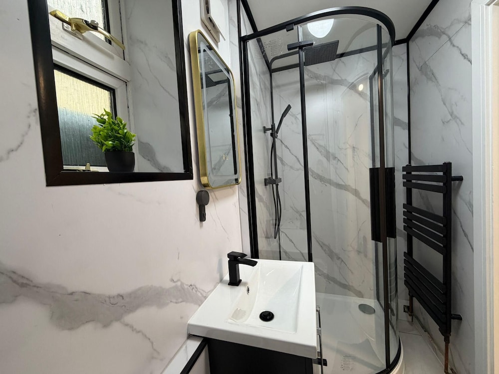 City Center Cardiff Apartment - 2 Bedrooms